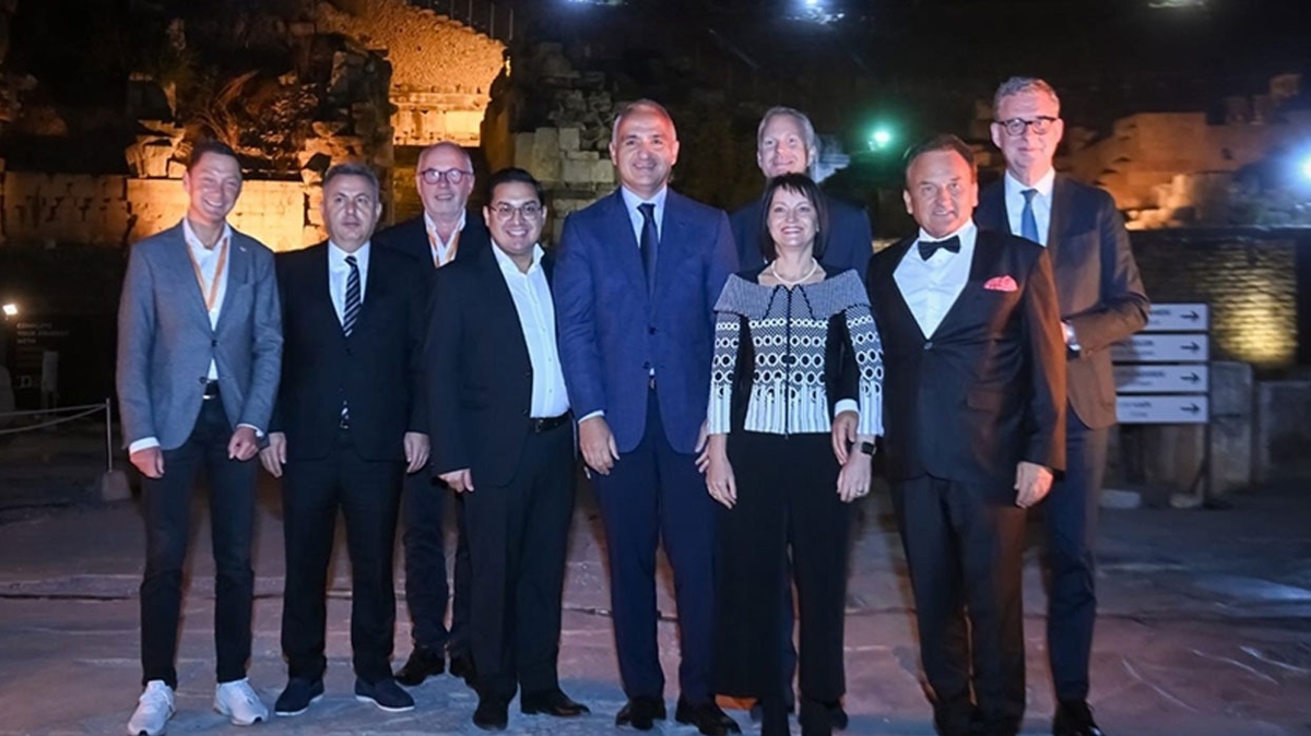 Bakan Ersoy, Alman turizmcilerle bir araya geldi
